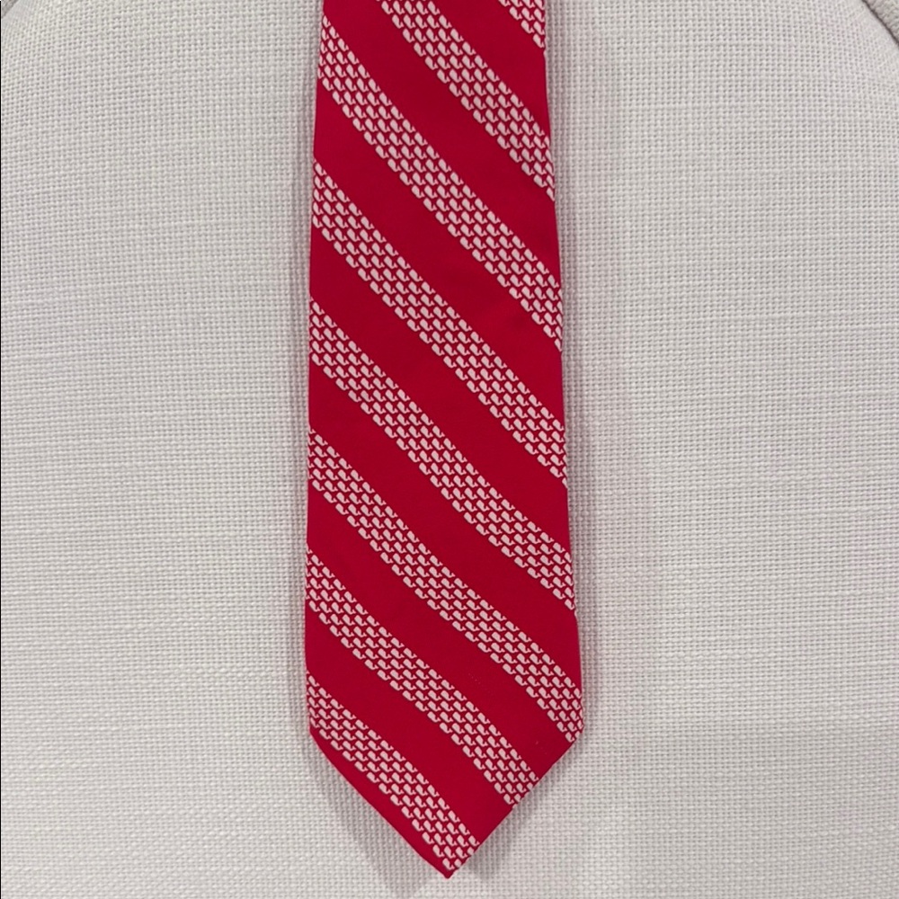 Vineyard Vines Red and White Striped Men's Tie